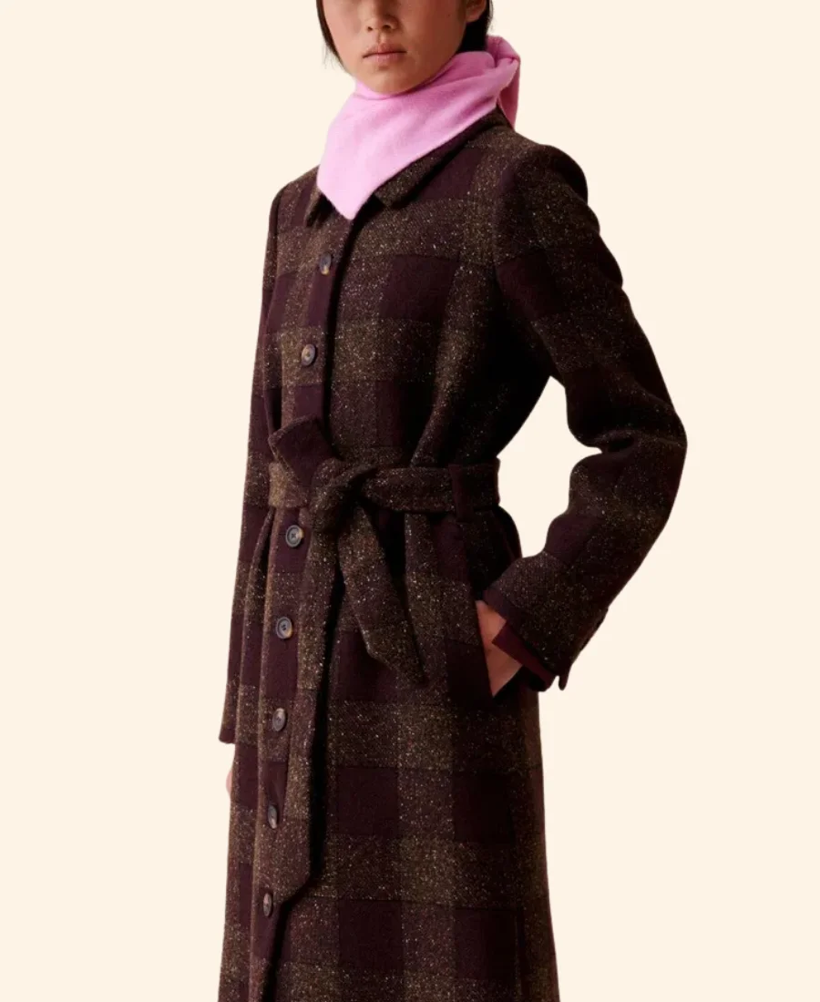 The Woman In Cabin 10 Keira Knightley Checked Coat Closure Image